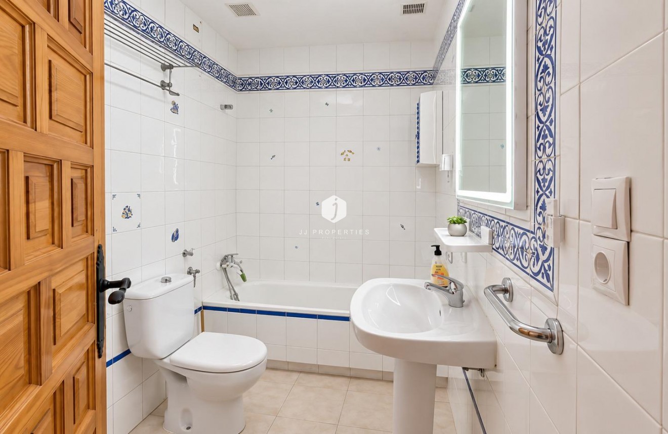 Segunda mano - Apartamento / piso -
Torrevieja - Playa de los Locos