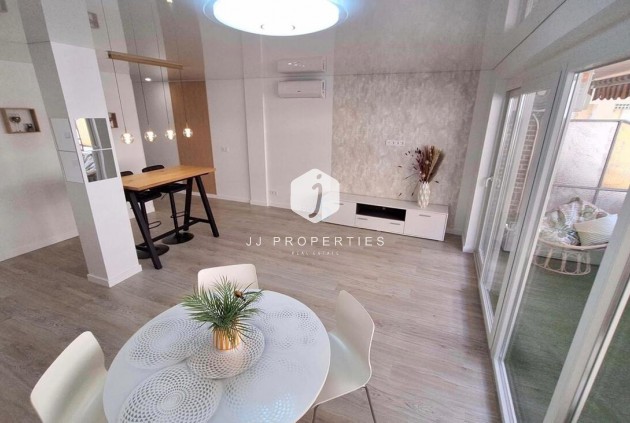 Aus zweiter Hand - Wohnung -
Torrevieja - Playa Acecion