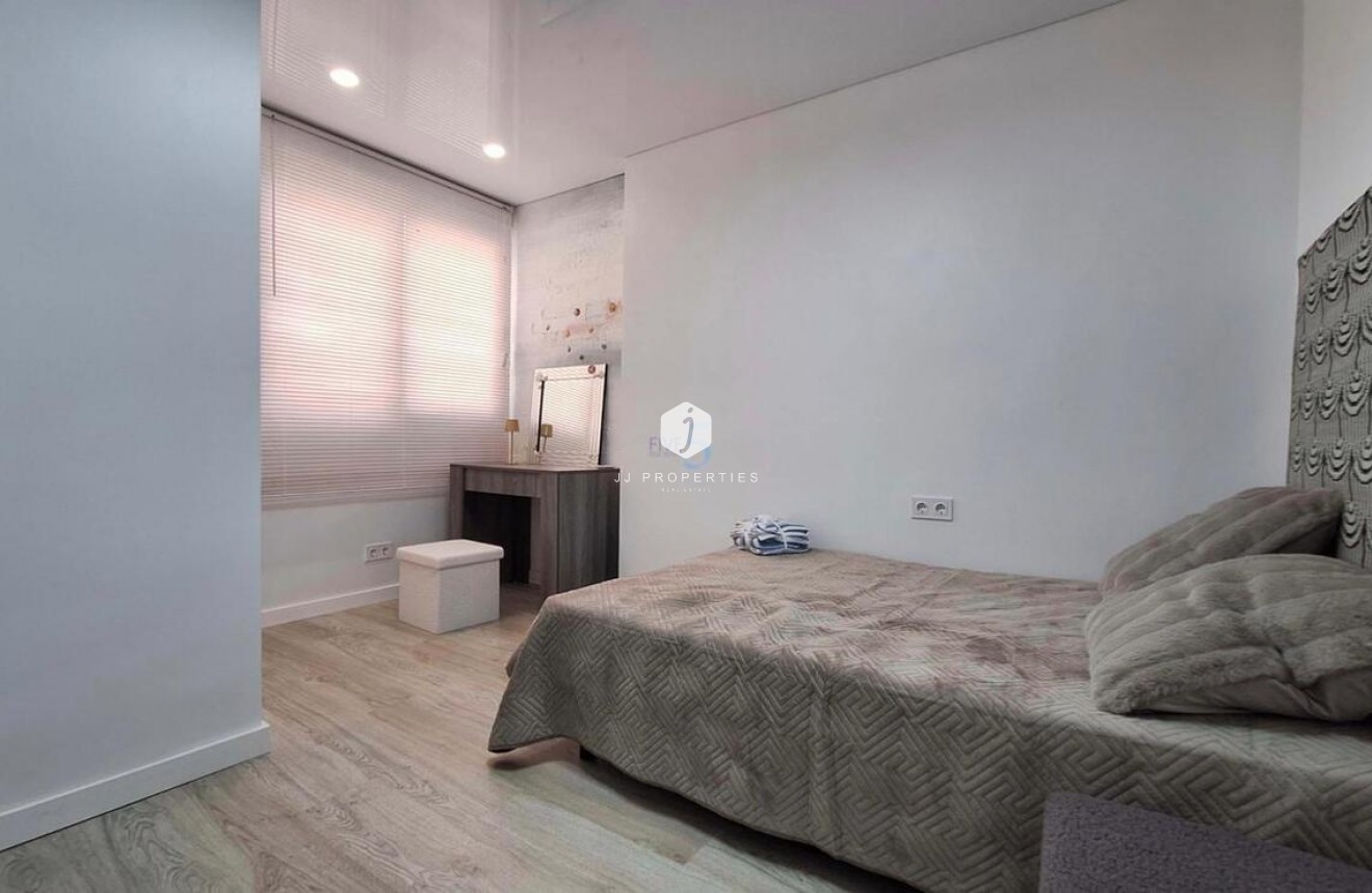 Aus zweiter Hand - Wohnung -
Torrevieja - Playa Acecion