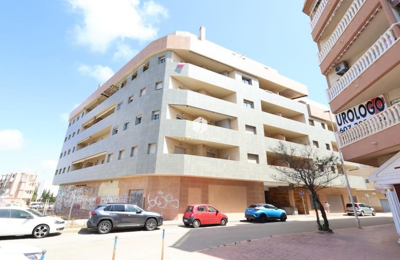 Resale - Apartment / flat -
Torrevieja - Costa Blanca