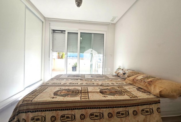 Z drugiej ręki - Dupleks -
Torrevieja - Sector 25
