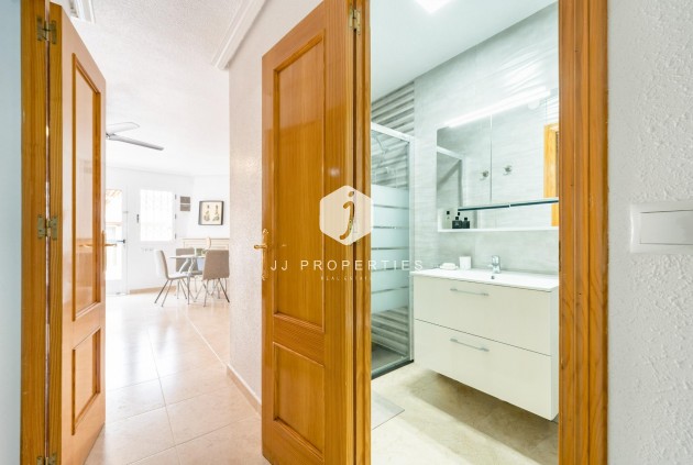 D'occasion - Duplex -
Torrevieja - Playa de los Naufragos