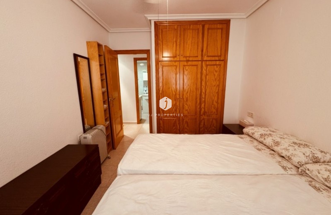 Resale - Apartment / flat -
La Mata - Costa Blanca
