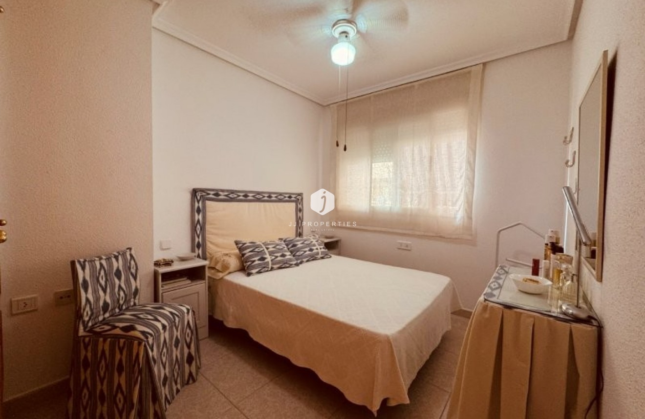 Resale - Apartment / flat -
La Mata - Costa Blanca