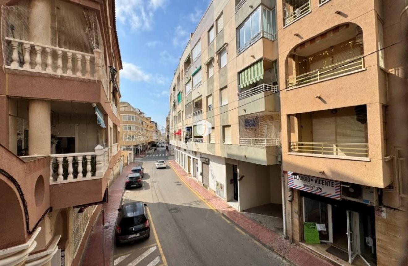 Resale - Apartment / flat -
La Mata - Costa Blanca