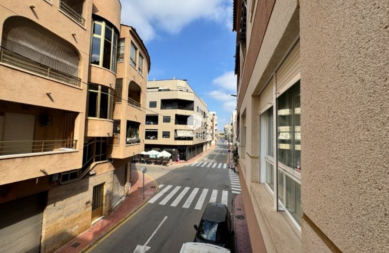 Resale - Apartment / flat -
La Mata - Costa Blanca