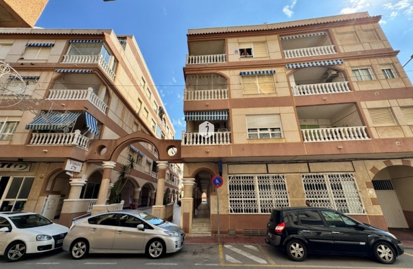 Resale - Apartment / flat -
La Mata - Costa Blanca