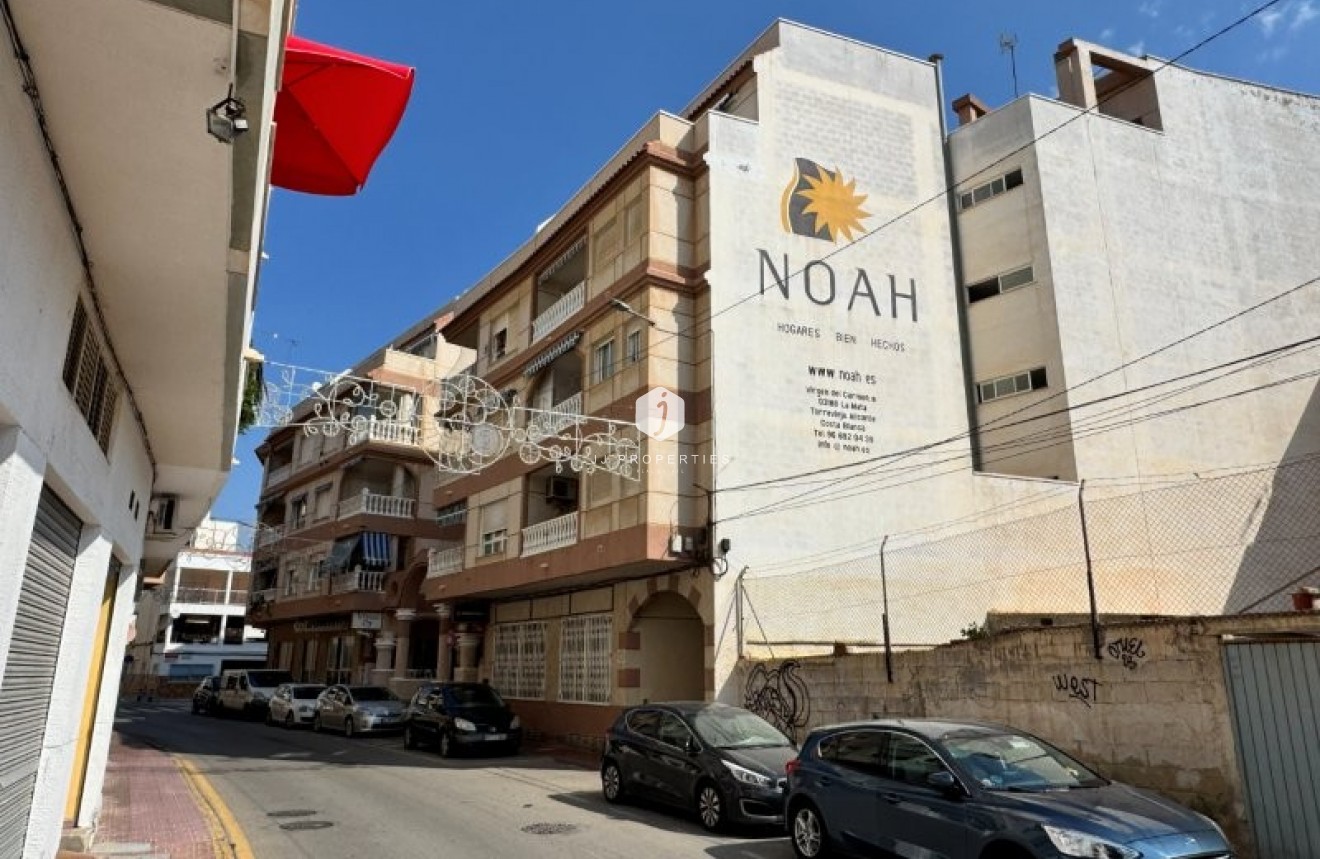 Resale - Apartment / flat -
La Mata - Costa Blanca
