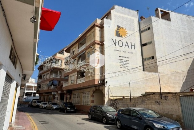 Resale - Apartment / flat -
La Mata - Costa Blanca