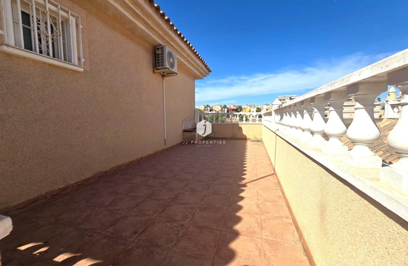 Resale - Villa -
Torrevieja - Los Balcones - Los Altos del Edén
