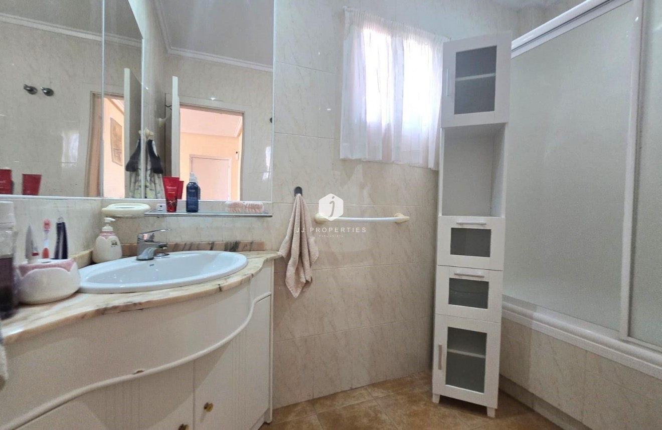 Resale - Villa -
Torrevieja - Los Balcones - Los Altos del Edén