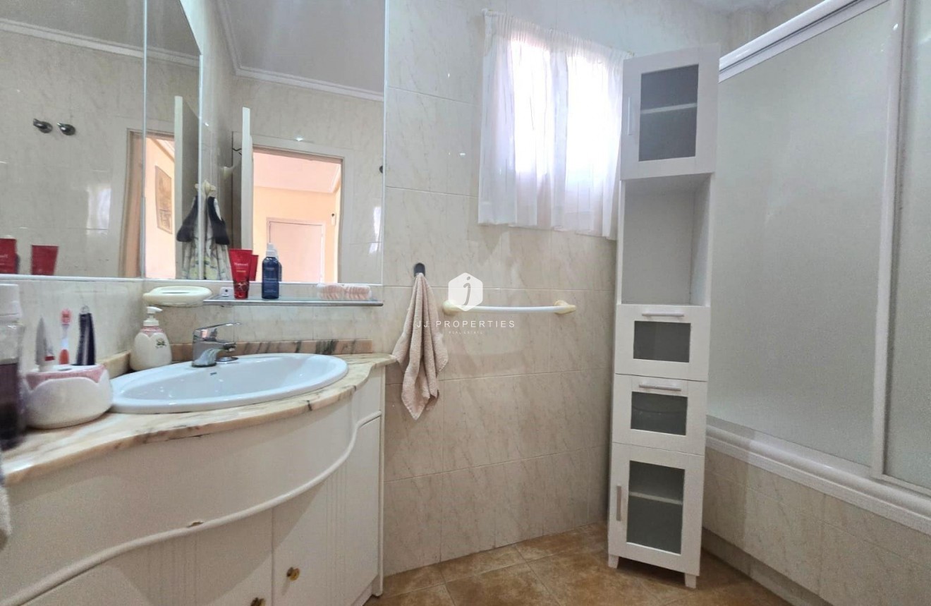 Resale - Villa -
Torrevieja - Los Balcones - Los Altos del Edén