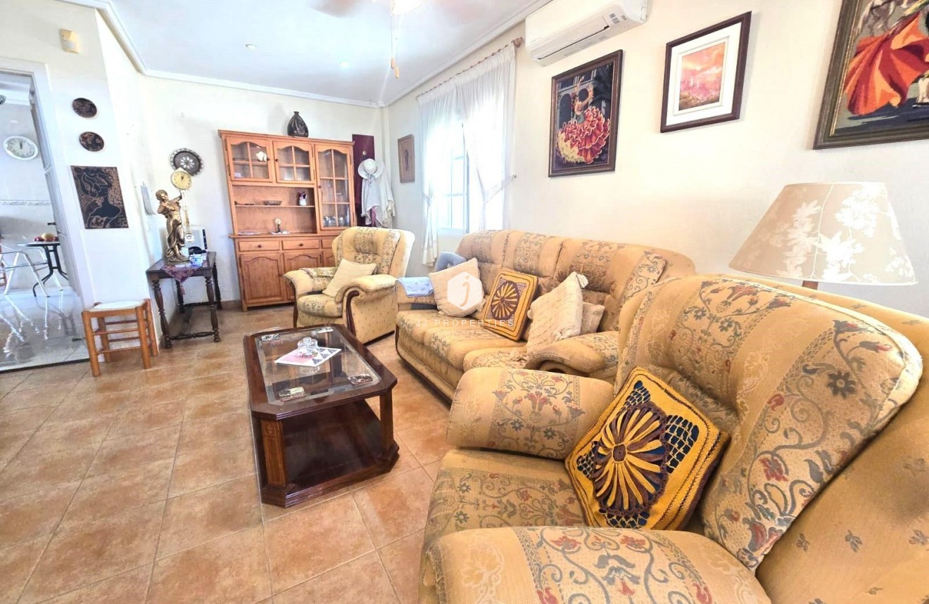 Resale - Villa -
Torrevieja - Los Balcones - Los Altos del Edén