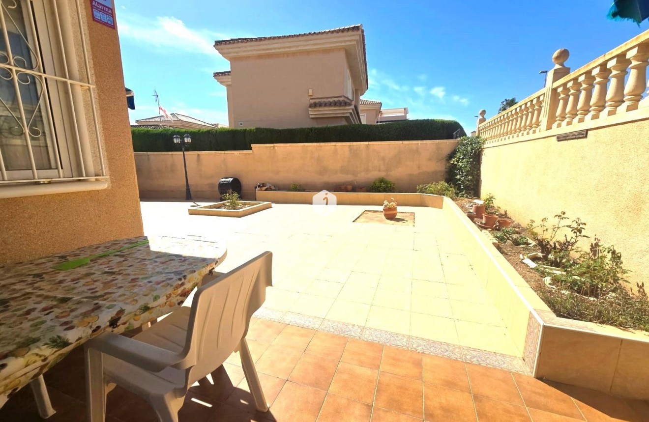 Resale - Villa -
Torrevieja - Los Balcones - Los Altos del Edén