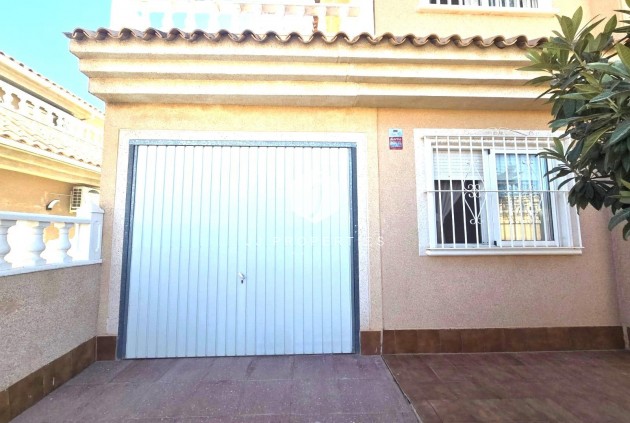 Resale - Villa -
Torrevieja - Los Balcones - Los Altos del Edén