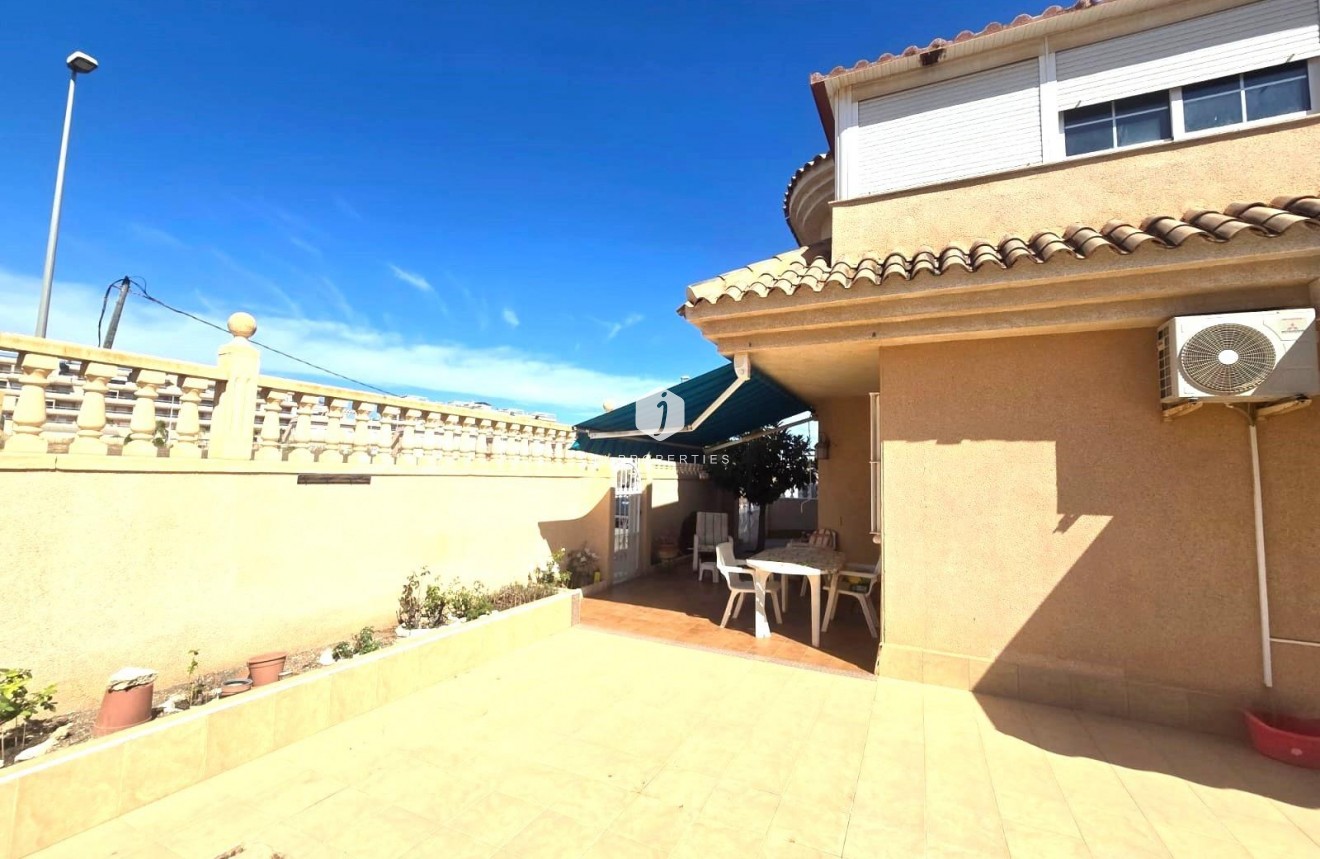 Resale - Villa -
Torrevieja - Los Balcones - Los Altos del Edén