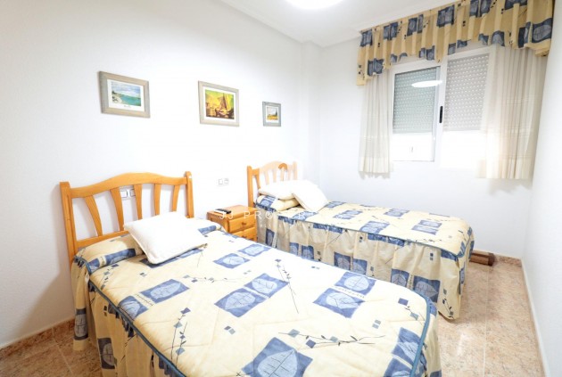 D'occasion - Appartement -
Torrevieja - Acequion