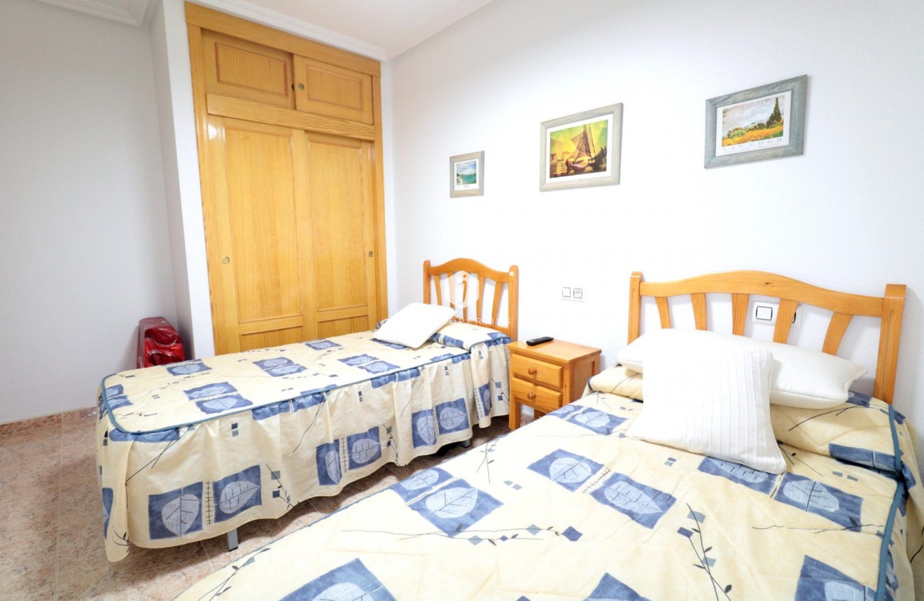 D'occasion - Appartement -
Torrevieja - Acequion