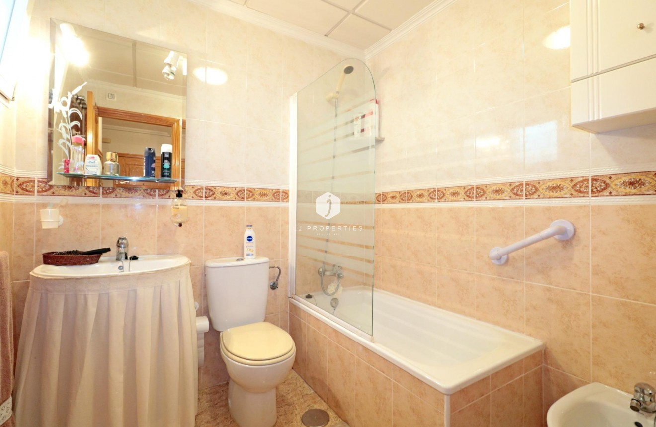 D'occasion - Appartement -
Torrevieja - Acequion