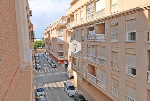 D'occasion - Appartement -
Torrevieja - Acequion