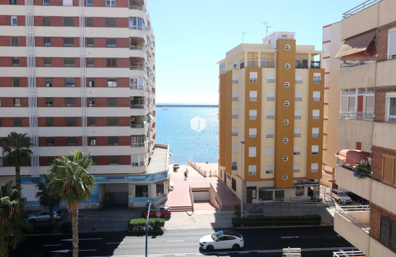 D'occasion - Appartement -
Torrevieja - Acequion
