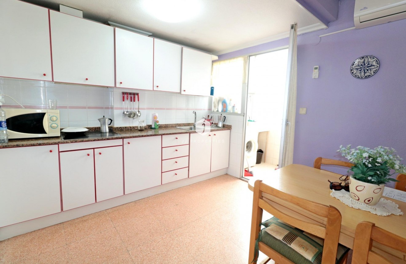 D'occasion - Appartement -
Torrevieja - Acequion