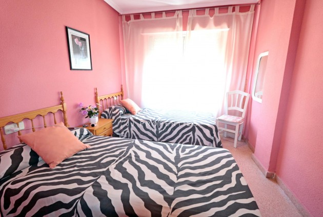 D'occasion - Appartement -
Torrevieja - Acequion