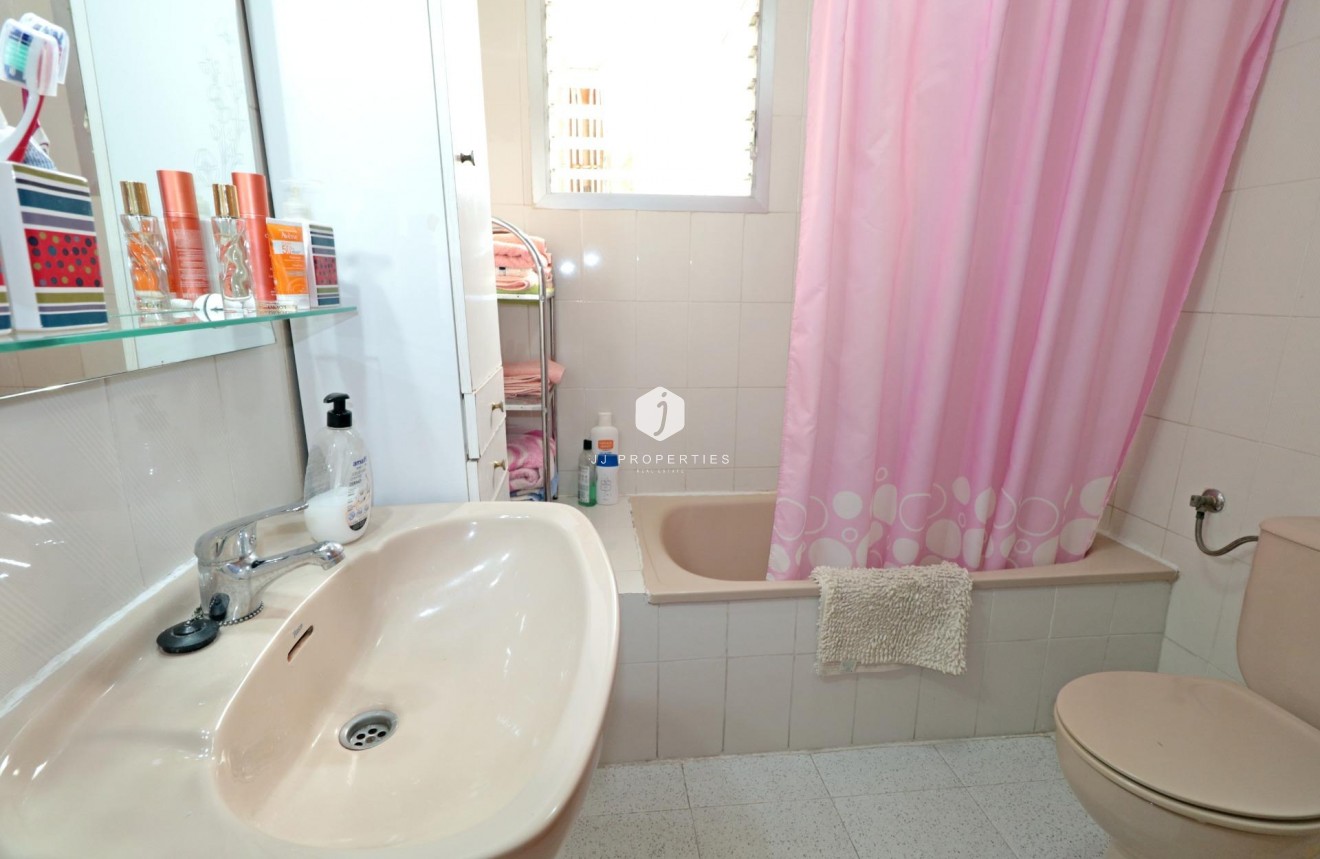 D'occasion - Appartement -
Torrevieja - Acequion