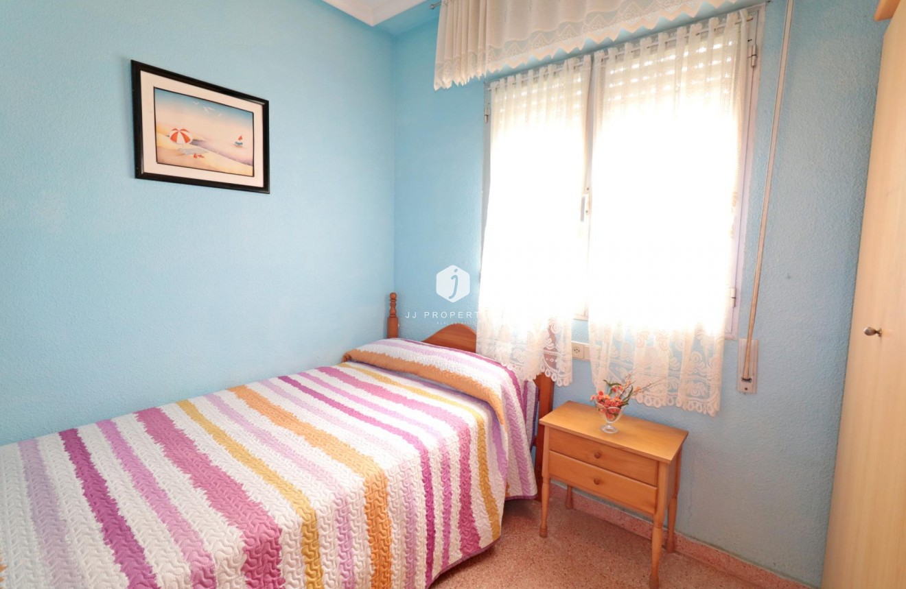 D'occasion - Appartement -
Torrevieja - Acequion