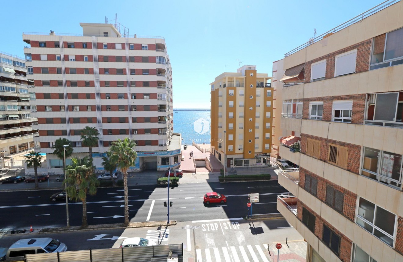 D'occasion - Appartement -
Torrevieja - Acequion