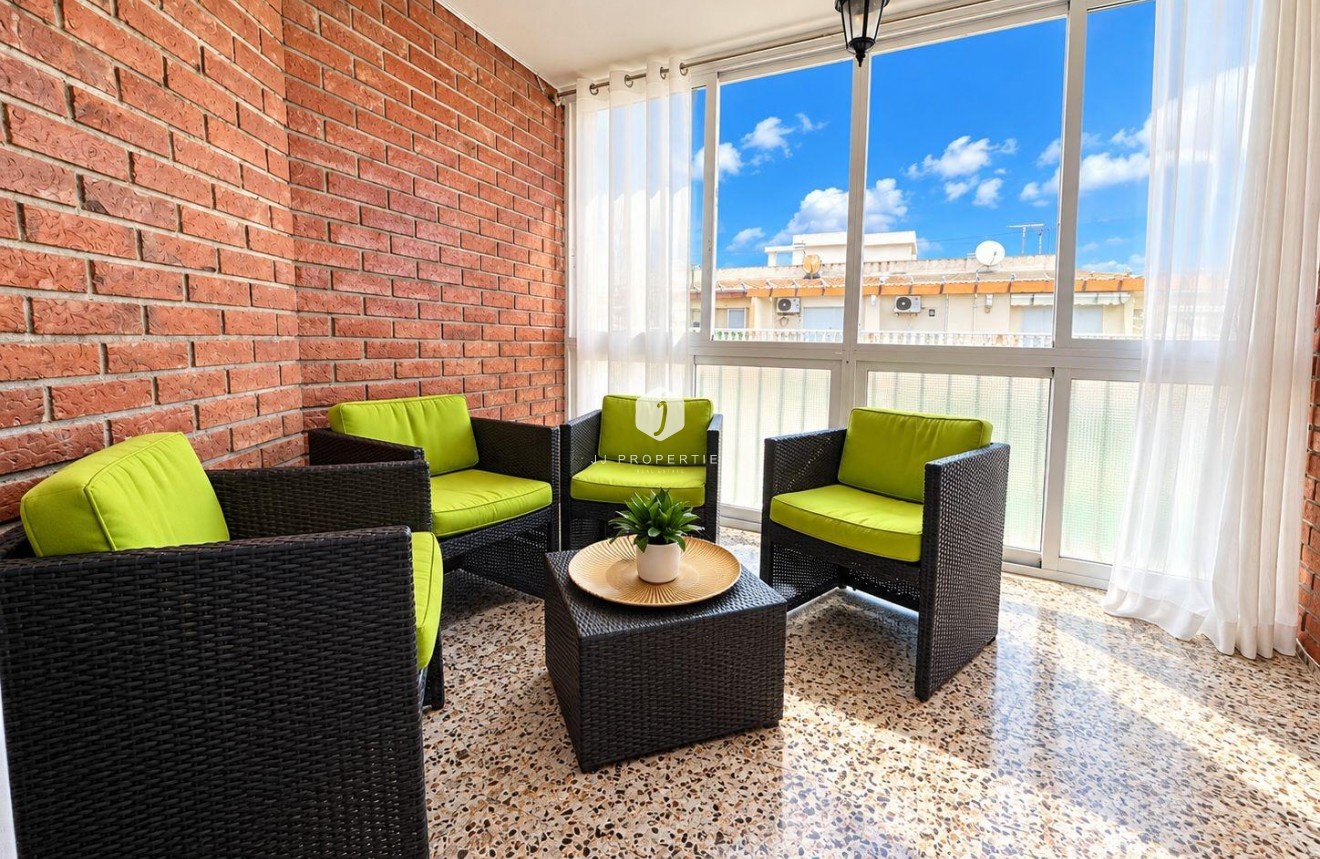 D'occasion - Appartement -
Torrevieja - Acequion