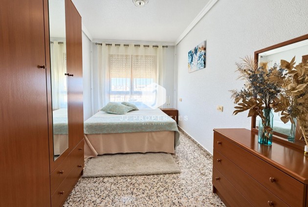 D'occasion - Appartement -
Torrevieja - Acequion