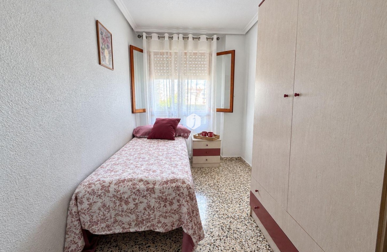 D'occasion - Appartement -
Torrevieja - Acequion
