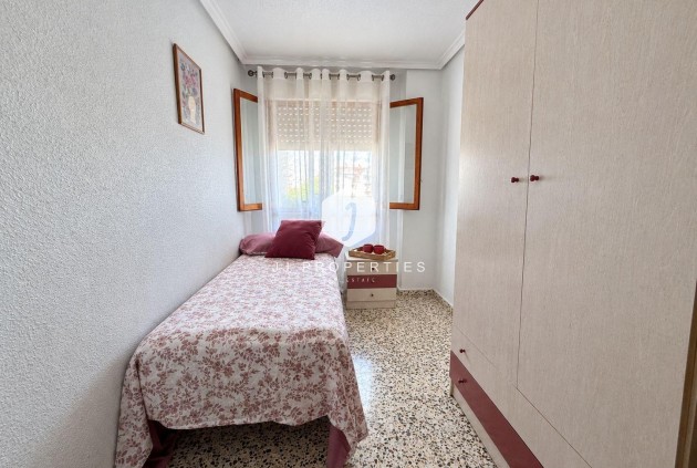 D'occasion - Appartement -
Torrevieja - Acequion