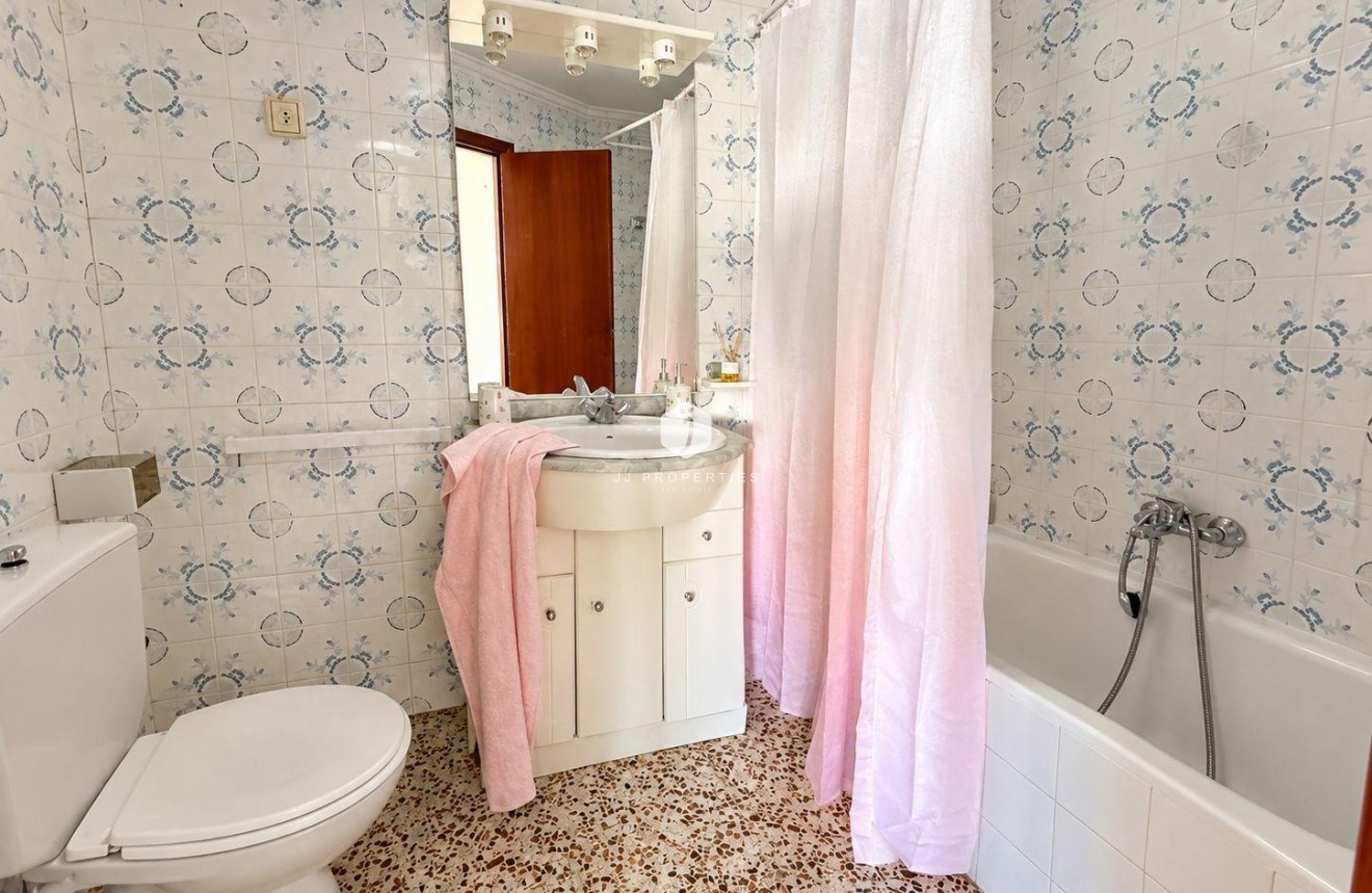D'occasion - Appartement -
Torrevieja - Acequion