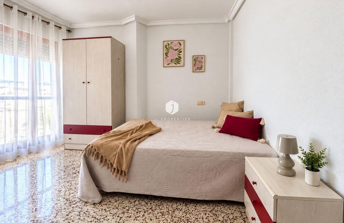 D'occasion - Appartement -
Torrevieja - Acequion