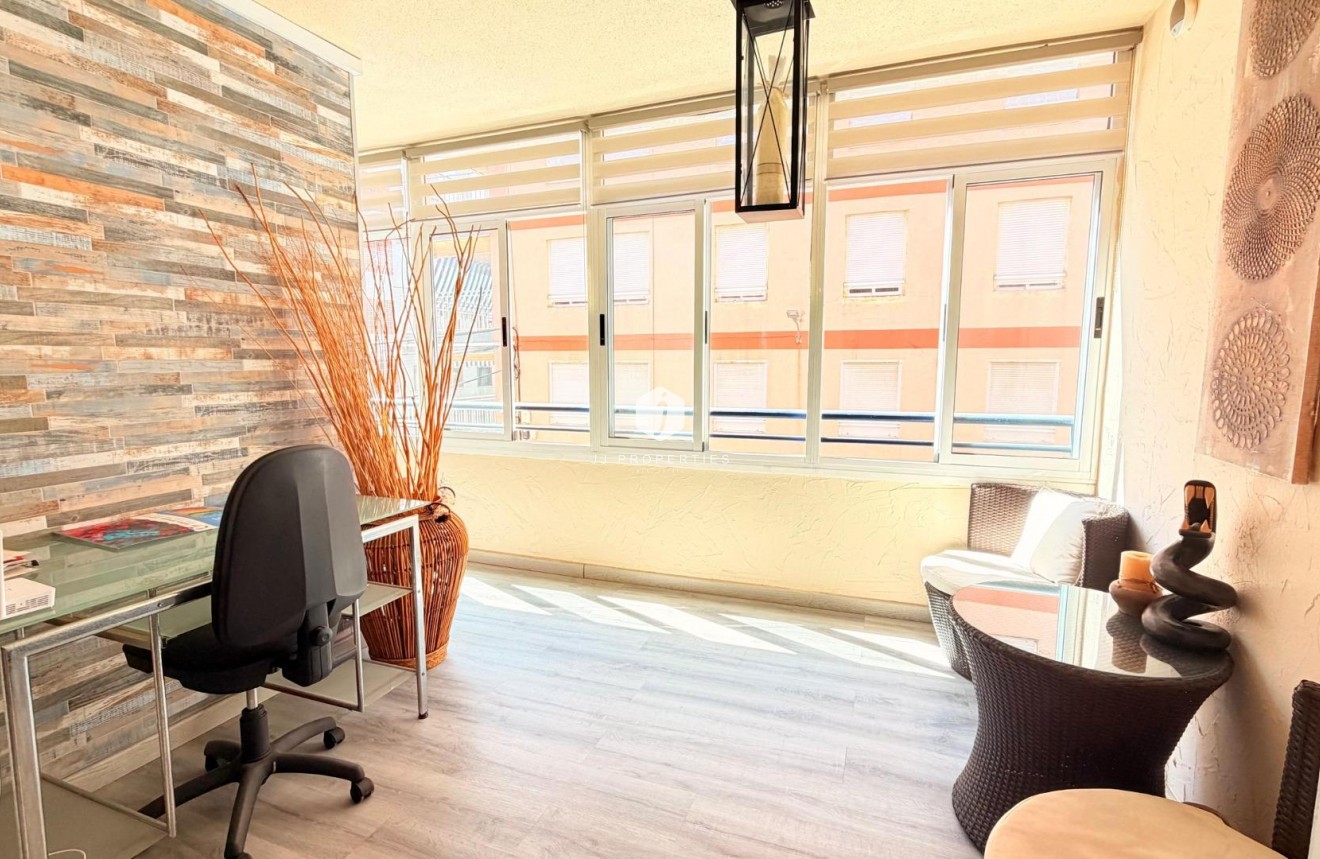 D'occasion - Appartement -
Torrevieja - Acequion