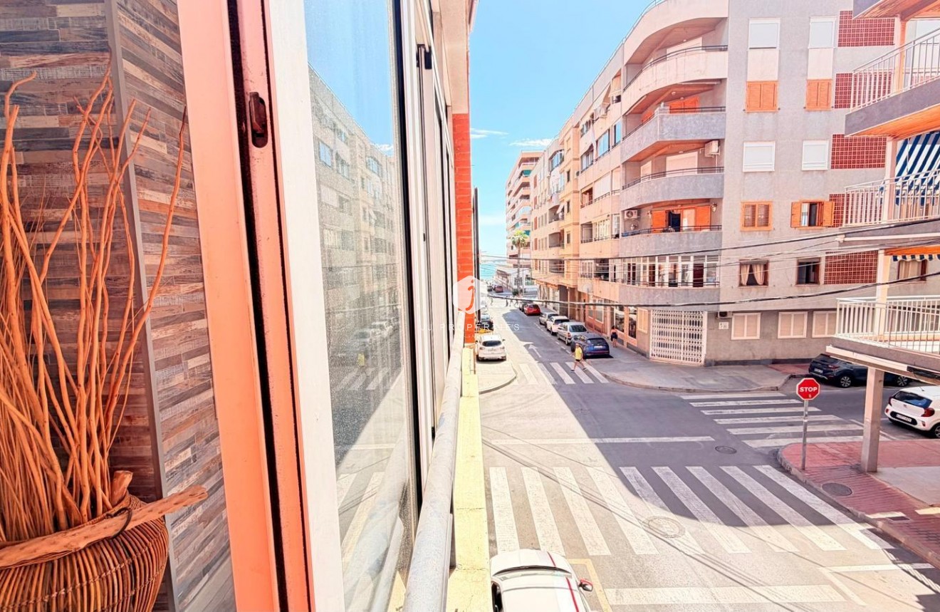 D'occasion - Appartement -
Torrevieja - Acequion