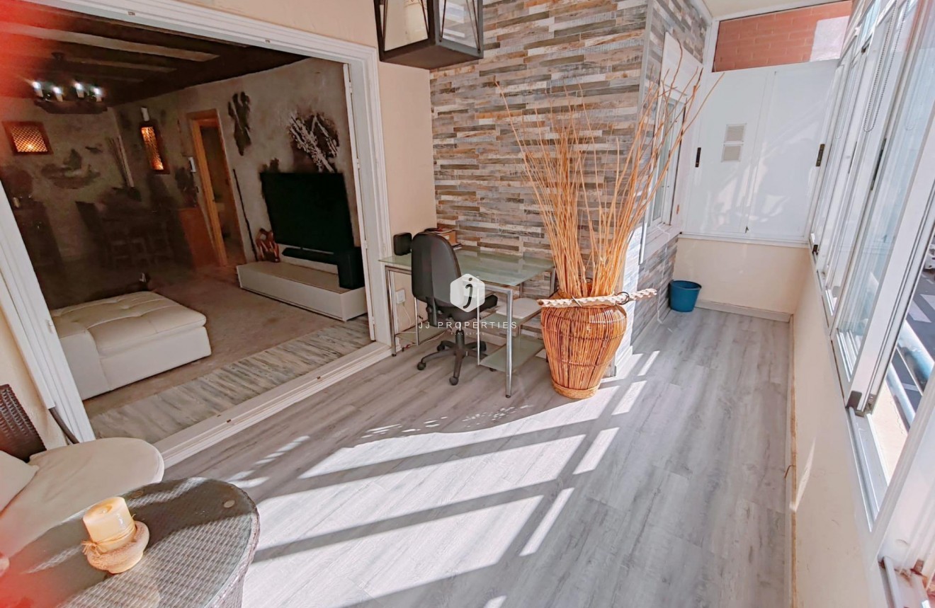 D'occasion - Appartement -
Torrevieja - Acequion