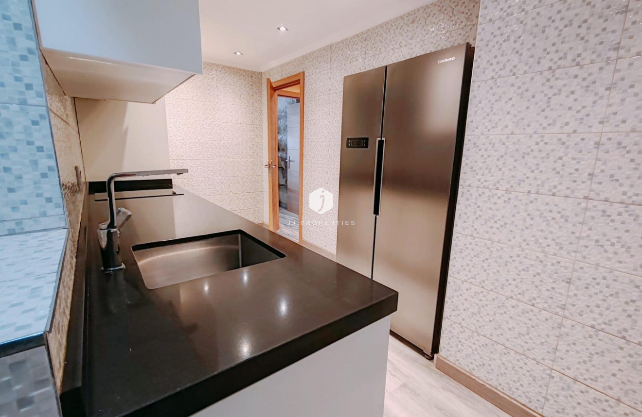 D'occasion - Appartement -
Torrevieja - Acequion