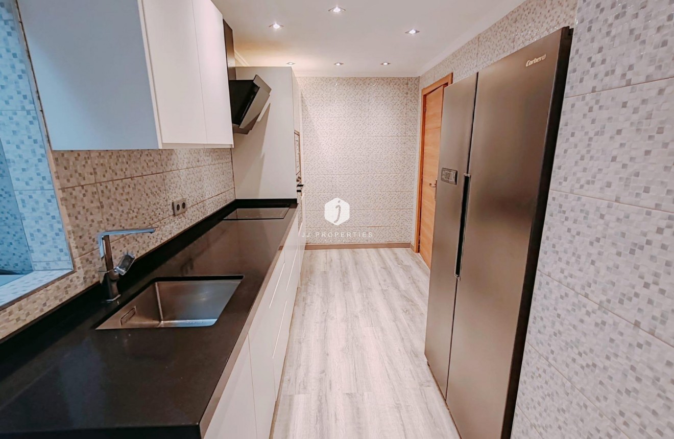 D'occasion - Appartement -
Torrevieja - Acequion