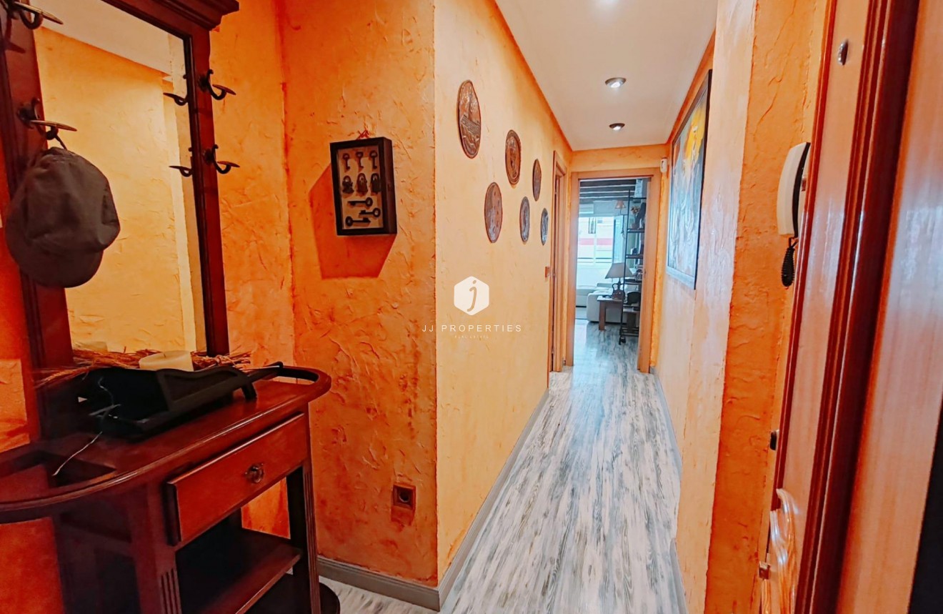 D'occasion - Appartement -
Torrevieja - Acequion
