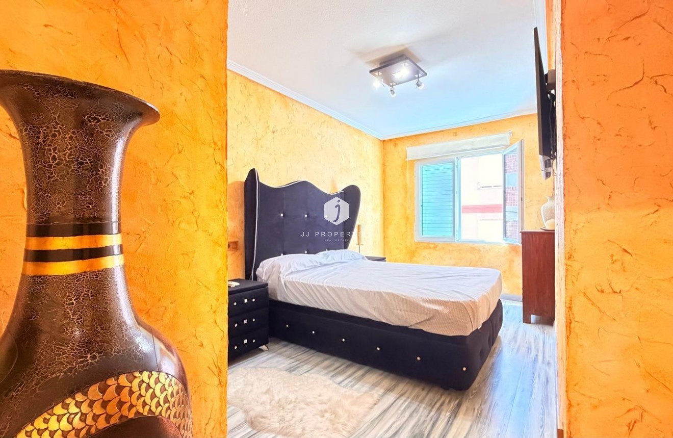 D'occasion - Appartement -
Torrevieja - Acequion