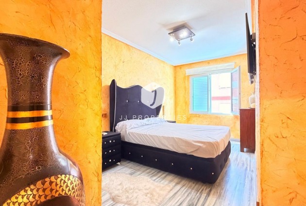 D'occasion - Appartement -
Torrevieja - Acequion