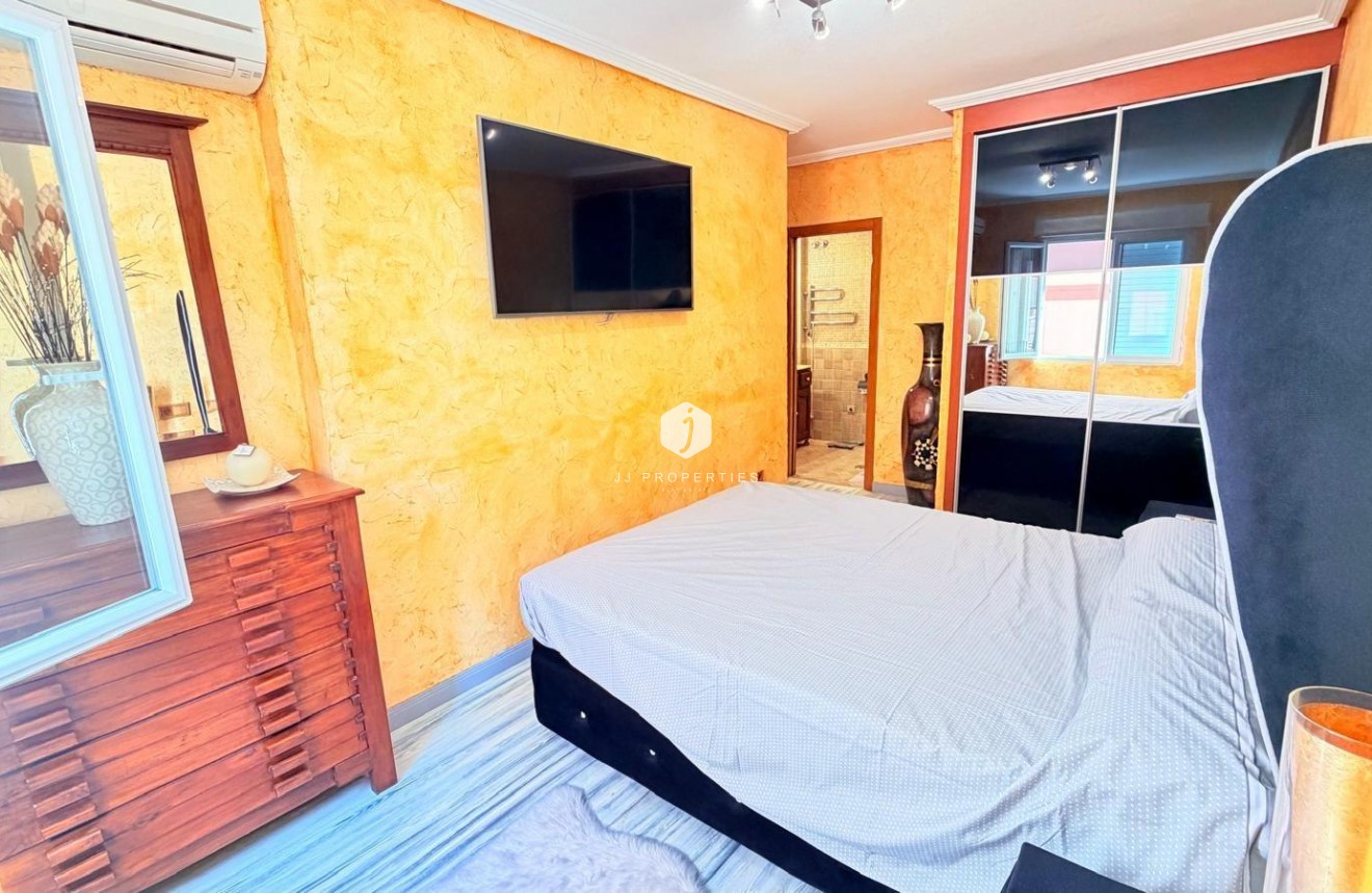 D'occasion - Appartement -
Torrevieja - Acequion