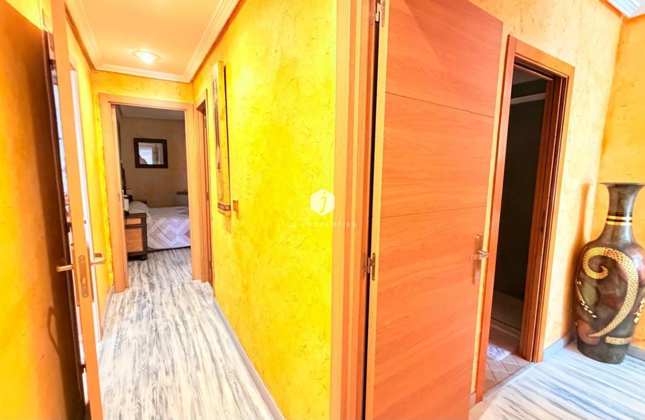 D'occasion - Appartement -
Torrevieja - Acequion