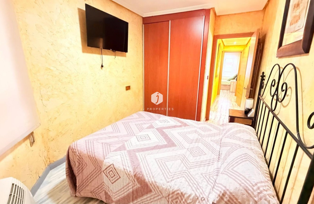 D'occasion - Appartement -
Torrevieja - Acequion