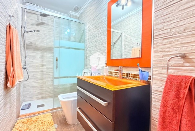 D'occasion - Appartement -
Torrevieja - Acequion