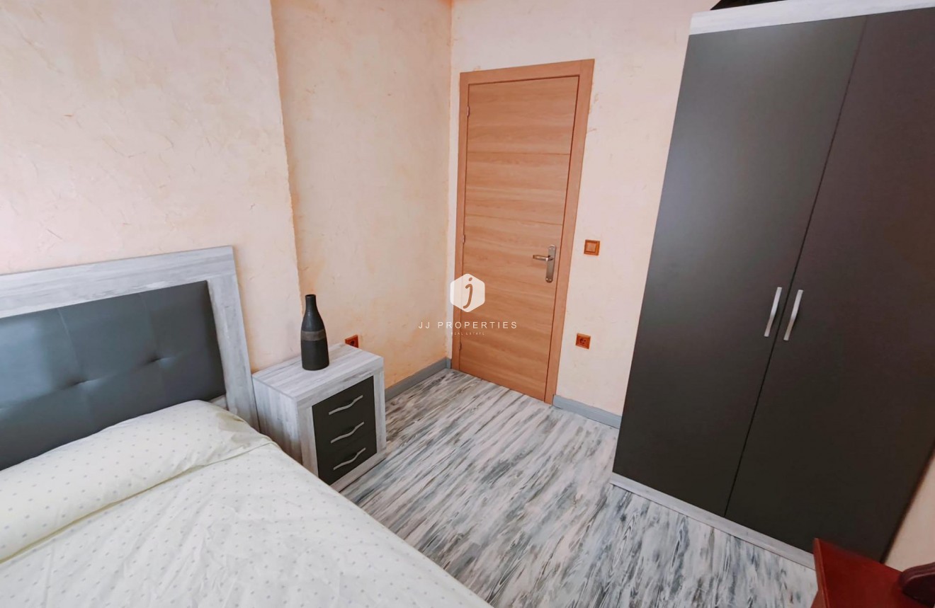 D'occasion - Appartement -
Torrevieja - Acequion