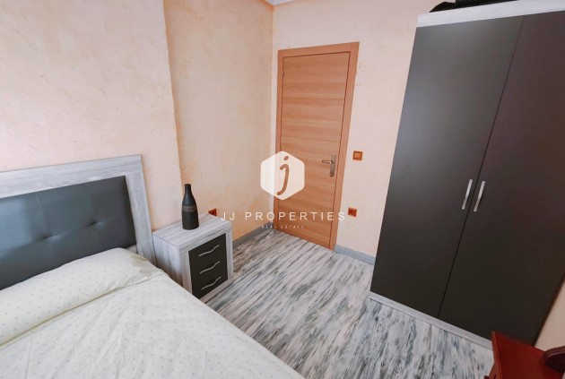 D'occasion - Appartement -
Torrevieja - Acequion